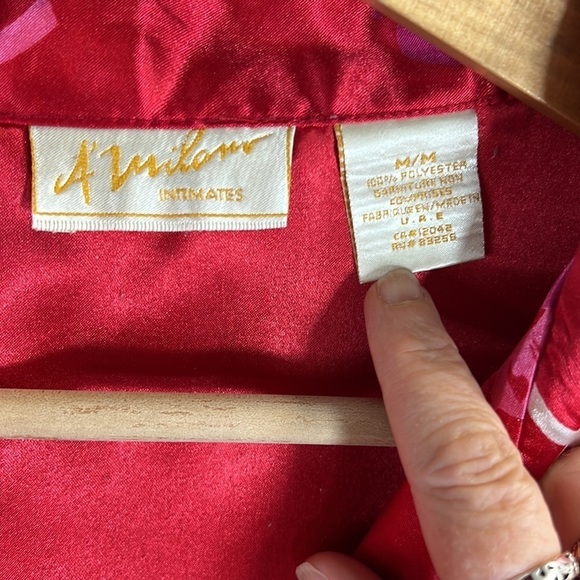 A’milano VINTAGE Satin Pj’s Red with Kisses and X&O’s Size Medium - Picture 2 of 14